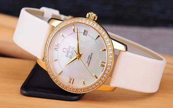 欧米茄手表机芯里面有划痕处理方法(图) 欧米茄手表机芯里面有划痕处理方法(图)